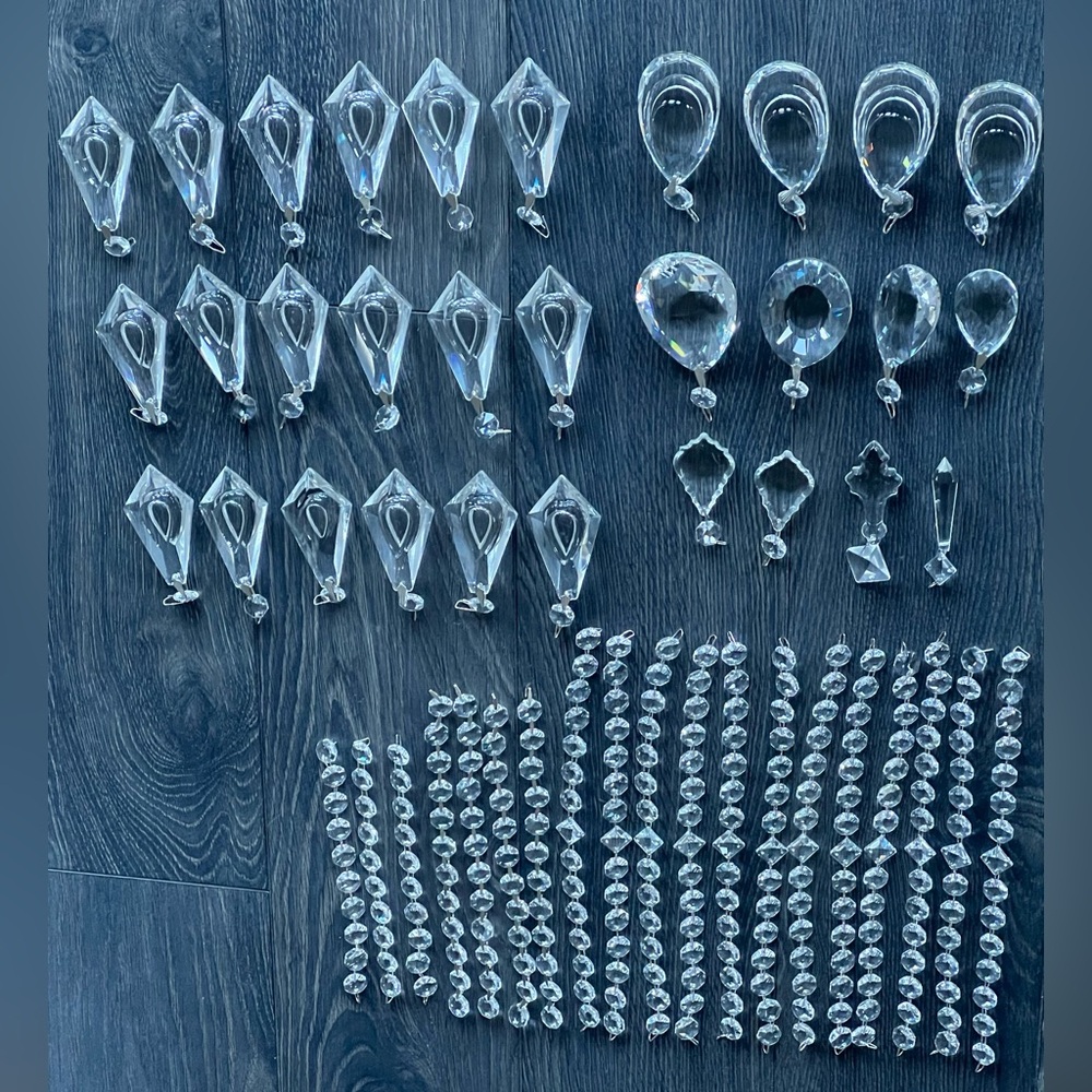 Lot of Clear Crystal Chandelier Prisms+a bonus of some extra hooks